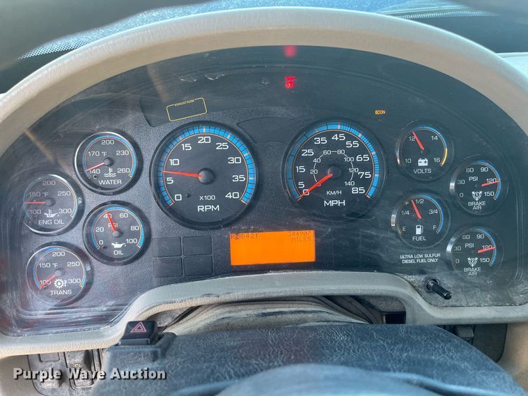 image for item EI0627 2013 International  WorkStar 7300 box truck