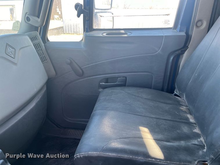 image for item EI0627 2013 International  WorkStar 7300 box truck