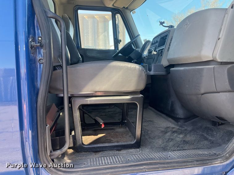 image for item EI0627 2013 International  WorkStar 7300 box truck