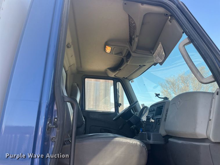 image for item EI0627 2013 International  WorkStar 7300 box truck