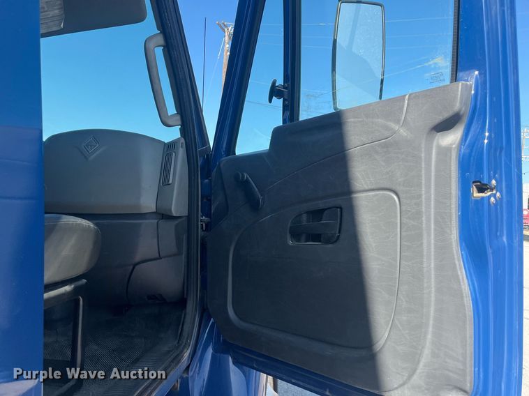 image for item EI0627 2013 International  WorkStar 7300 box truck