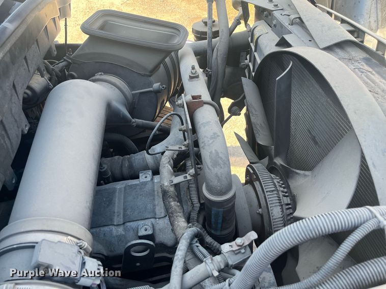 image for item EI0627 2013 International  WorkStar 7300 box truck