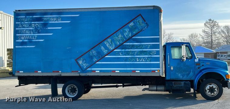 image for item EK4006 2000 International 4700 box truck