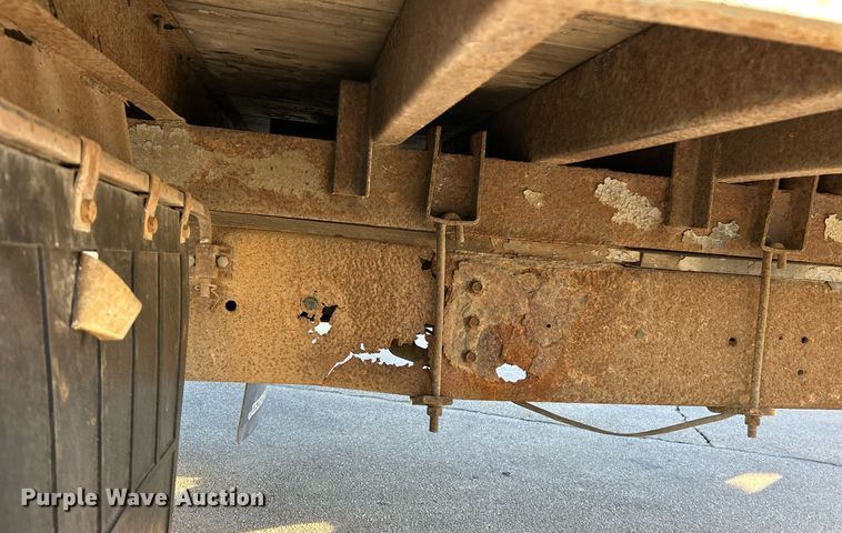 image for item EK4006 2000 International 4700 box truck