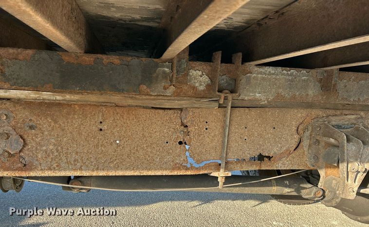 image for item EK4006 2000 International 4700 box truck