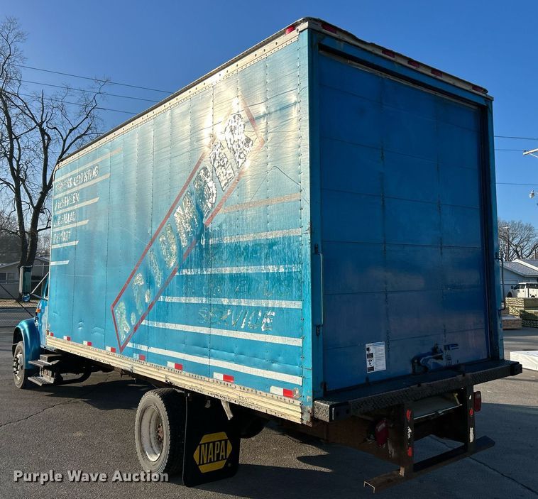 image for item EK4006 2000 International 4700 box truck