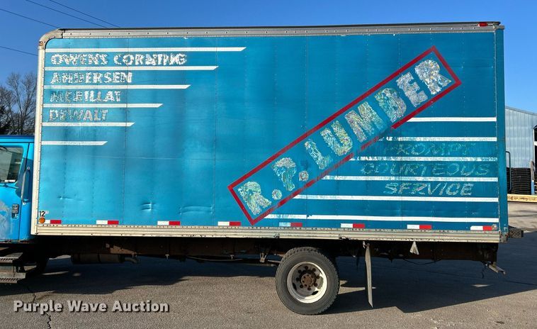 image for item EK4006 2000 International 4700 box truck