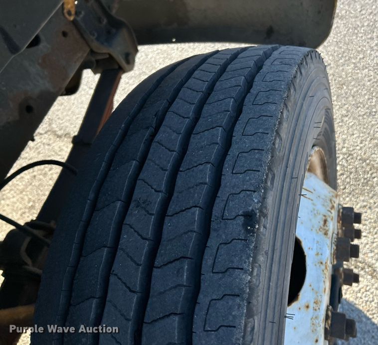 image for item EK4006 2000 International 4700 box truck