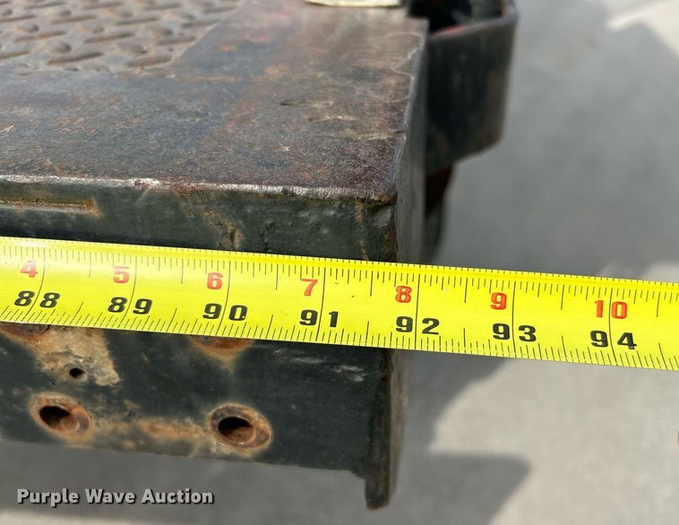 image for item EK4021 2005 International 4300 flatbed truck