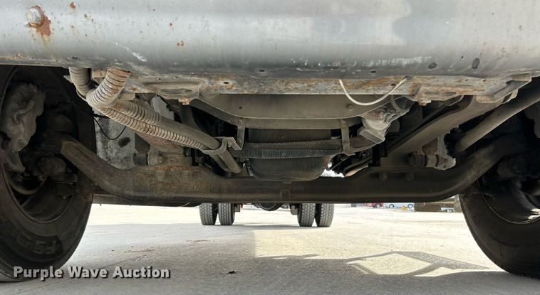 image for item EK4021 2005 International 4300 flatbed truck