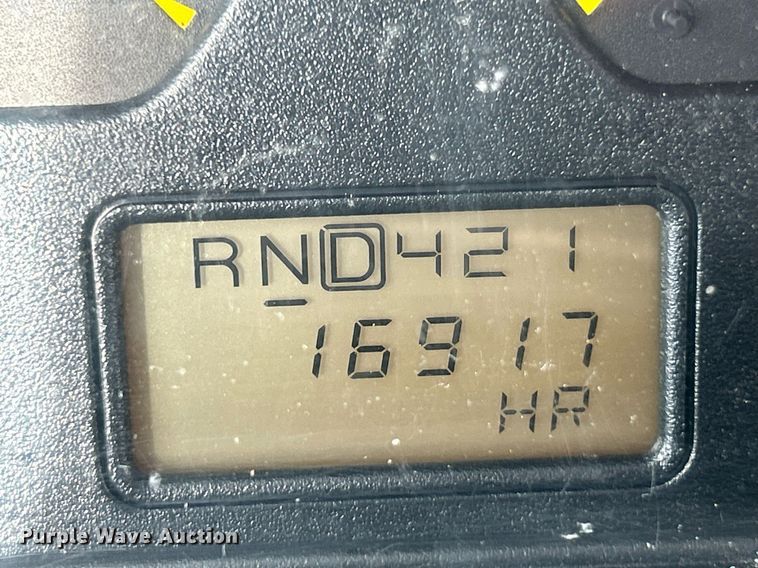 image for item EK4021 2005 International 4300 flatbed truck