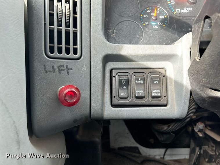 image for item EK4021 2005 International 4300 flatbed truck