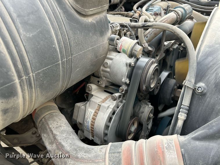 image for item EK4021 2005 International 4300 flatbed truck