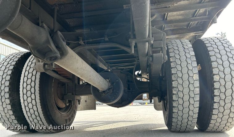 image for item EK4021 2005 International 4300 flatbed truck