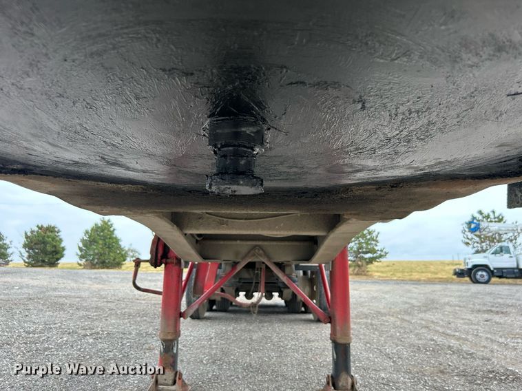 image for item KH9651 1997 East end dump trailer