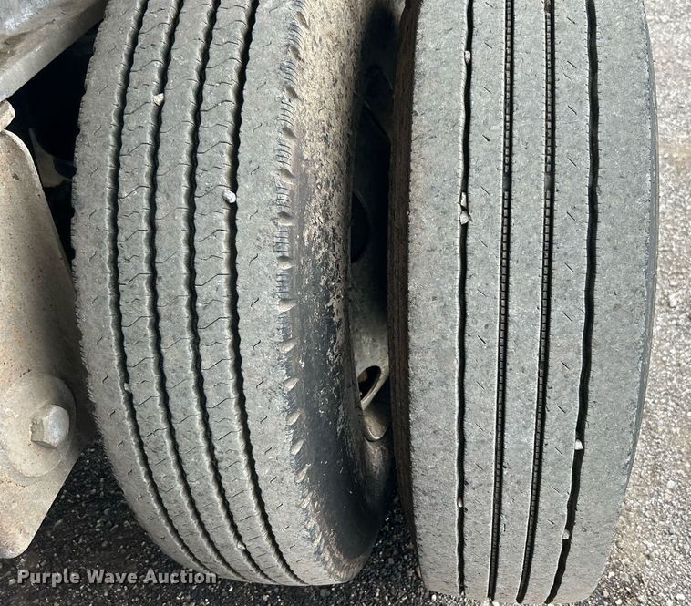 image for item KH9651 1997 East end dump trailer