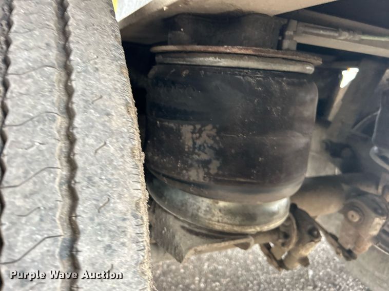 image for item KH9651 1997 East end dump trailer