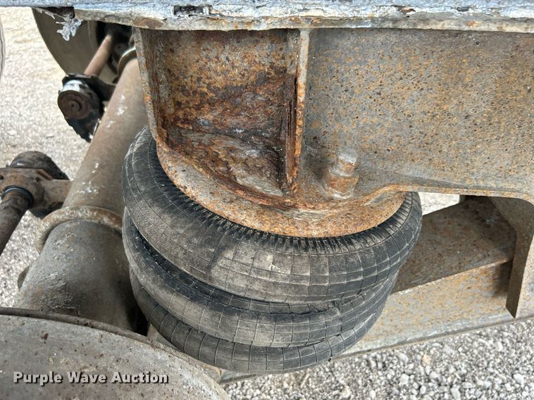 image for item KH9651 1997 East end dump trailer