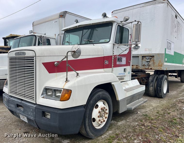 image for item LD9952 1994 Freightliner  FLD semi truck