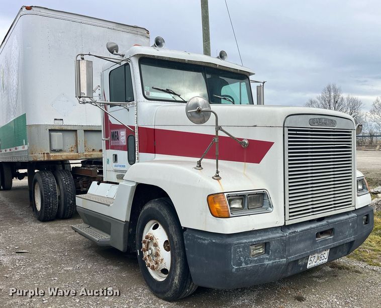 image for item LD9952 1994 Freightliner  FLD semi truck