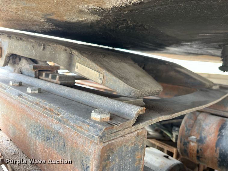 image for item LD9952 1994 Freightliner  FLD semi truck