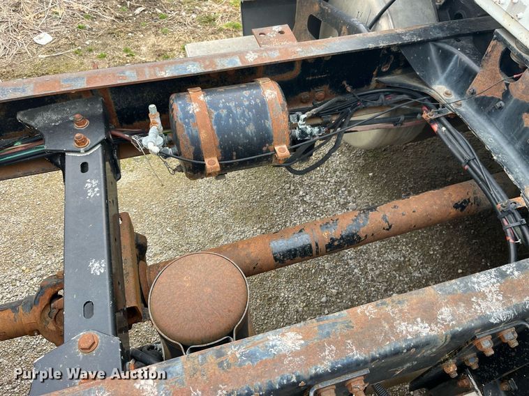 image for item LD9952 1994 Freightliner  FLD semi truck