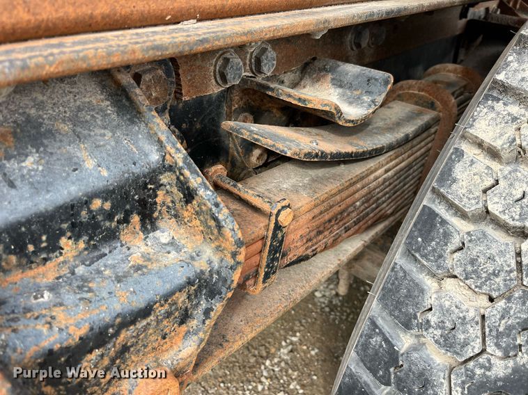 image for item LD9952 1994 Freightliner  FLD semi truck