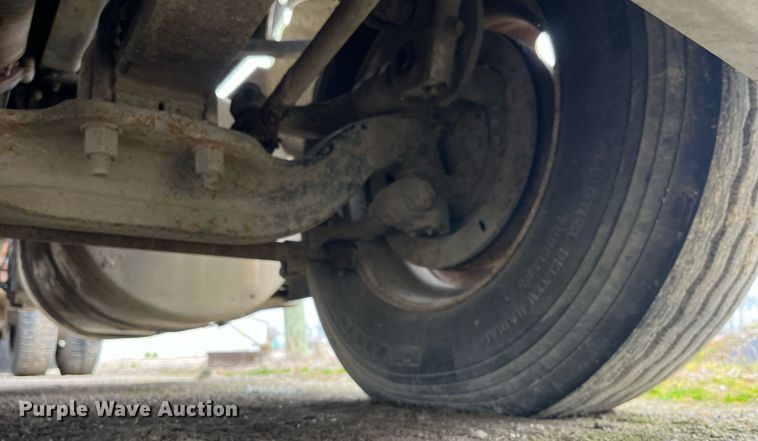 image for item LD9952 1994 Freightliner  FLD semi truck