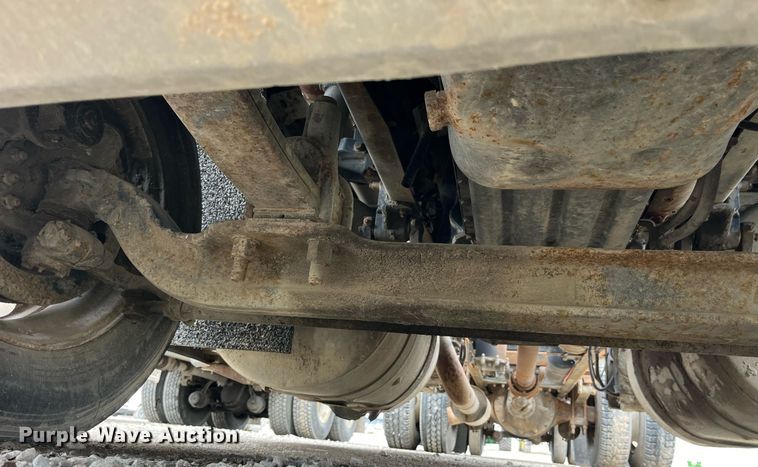 image for item LD9952 1994 Freightliner  FLD semi truck