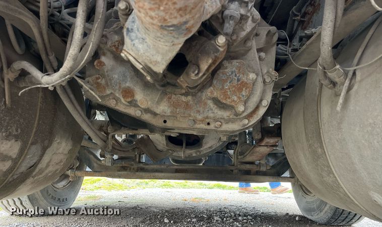 image for item LD9952 1994 Freightliner  FLD semi truck