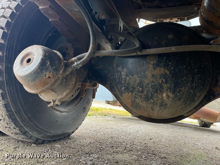 image for item LD9952 1994 Freightliner  FLD semi truck