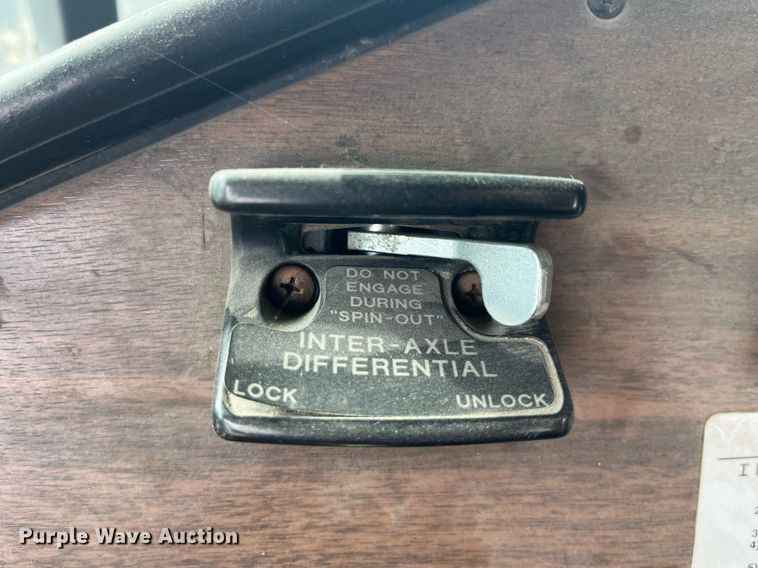 image for item LD9952 1994 Freightliner  FLD semi truck