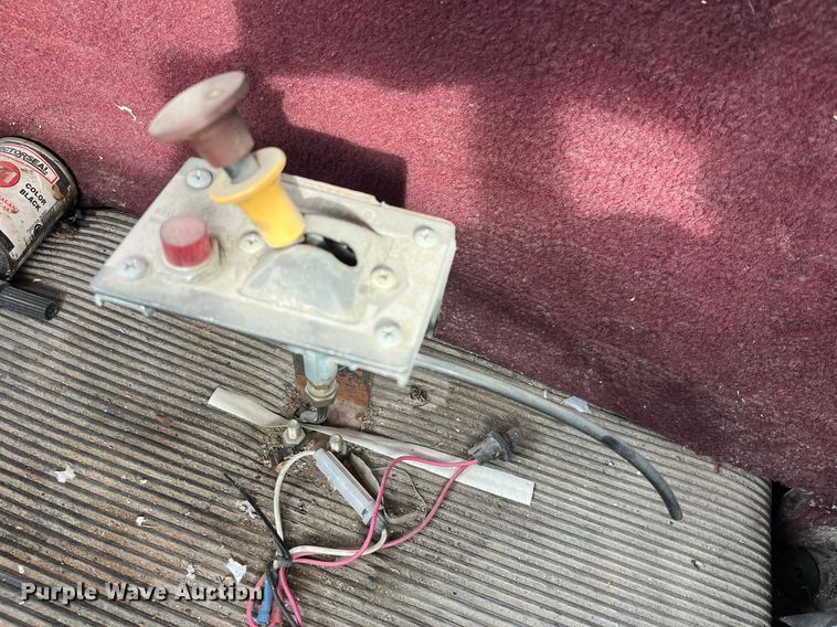 image for item LD9952 1994 Freightliner  FLD semi truck