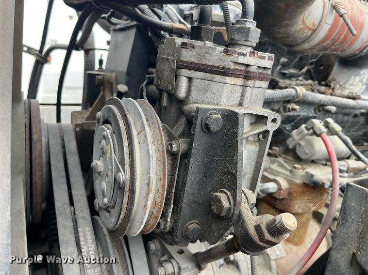 image for item LD9952 1994 Freightliner  FLD semi truck