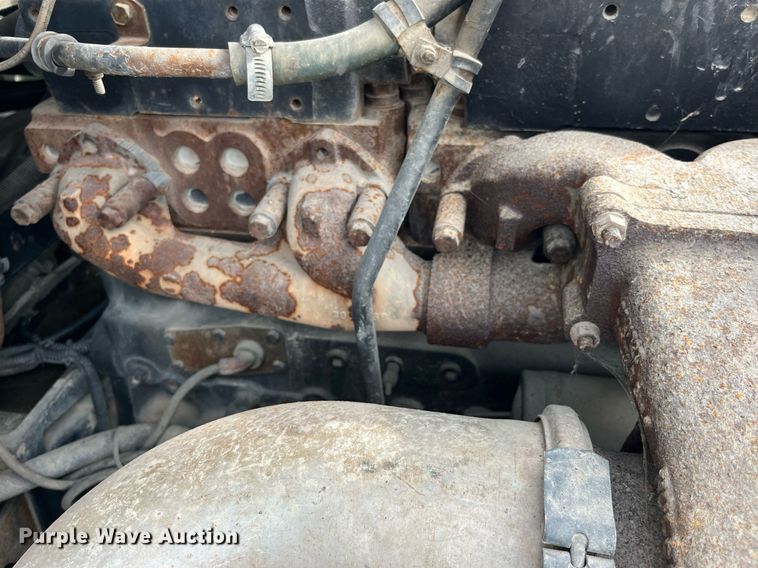 image for item LD9952 1994 Freightliner  FLD semi truck