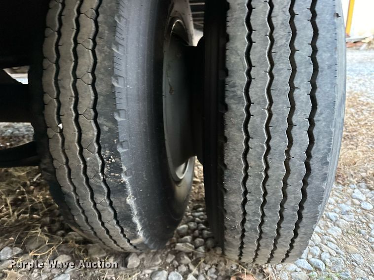 image for item LK9775 1976 Great Dane  drop deck trailer