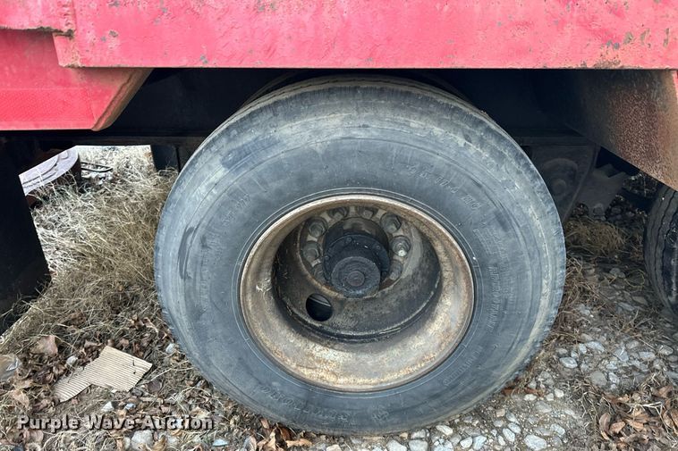 image for item LK9775 1976 Great Dane  drop deck trailer