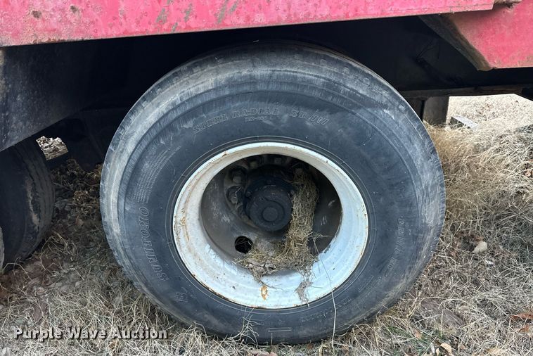 image for item LK9775 1976 Great Dane  drop deck trailer