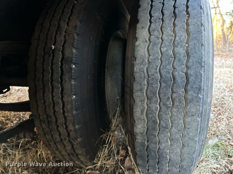 image for item LK9775 1976 Great Dane  drop deck trailer