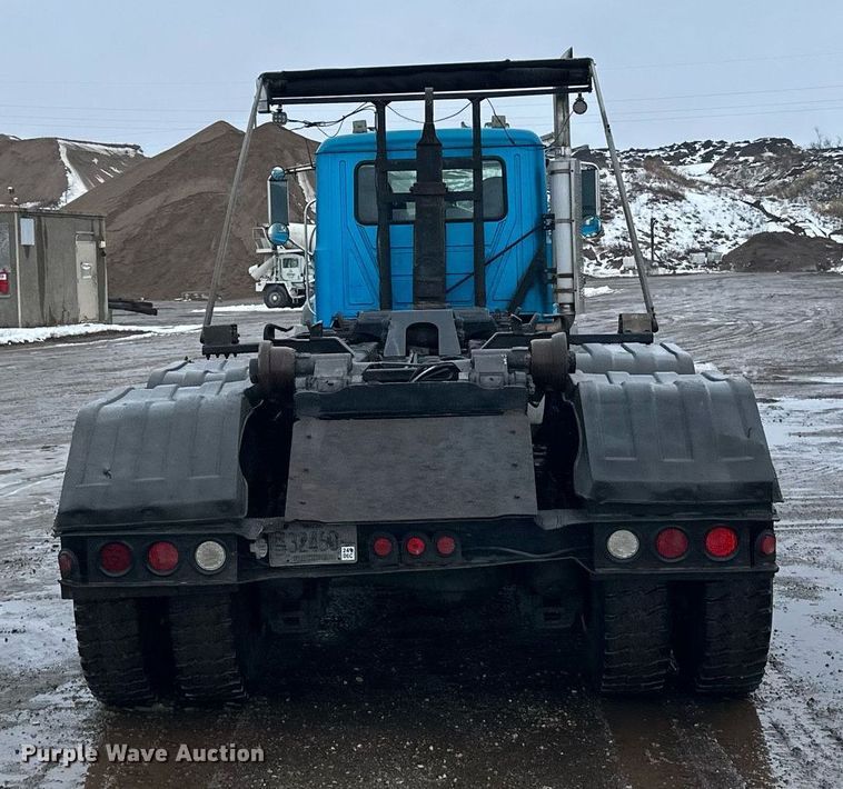 image for item LO9483 2007 Mack CTP713B roll-off container truck