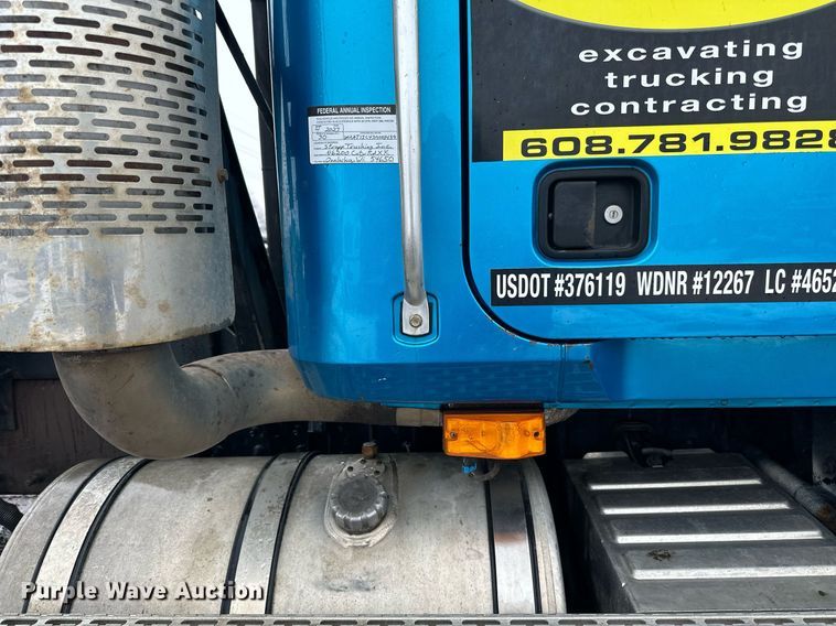 image for item LO9483 2007 Mack CTP713B roll-off container truck