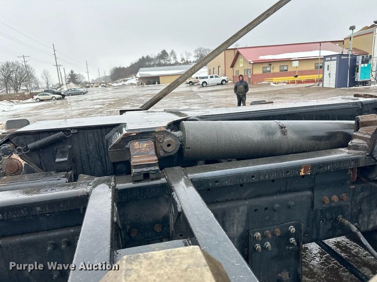 image for item LO9483 2007 Mack CTP713B roll-off container truck