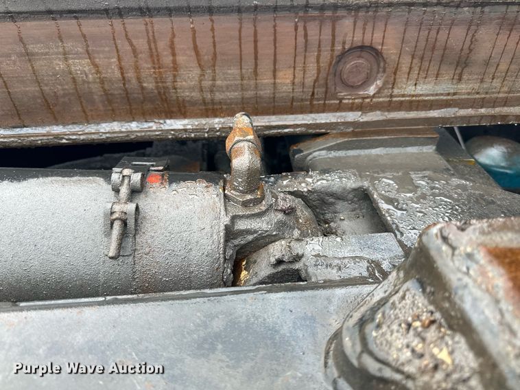 image for item LO9483 2007 Mack CTP713B roll-off container truck