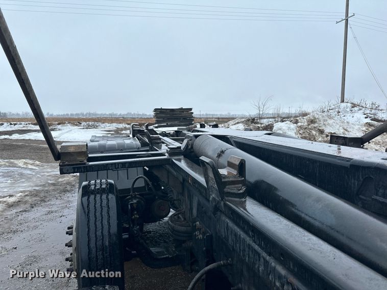 image for item LO9483 2007 Mack CTP713B roll-off container truck