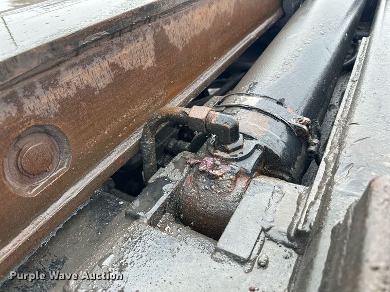 image for item LO9483 2007 Mack CTP713B roll-off container truck