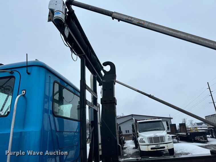 image for item LO9483 2007 Mack CTP713B roll-off container truck