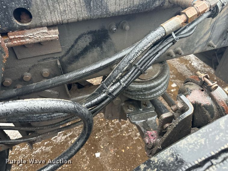 image for item LO9483 2007 Mack CTP713B roll-off container truck