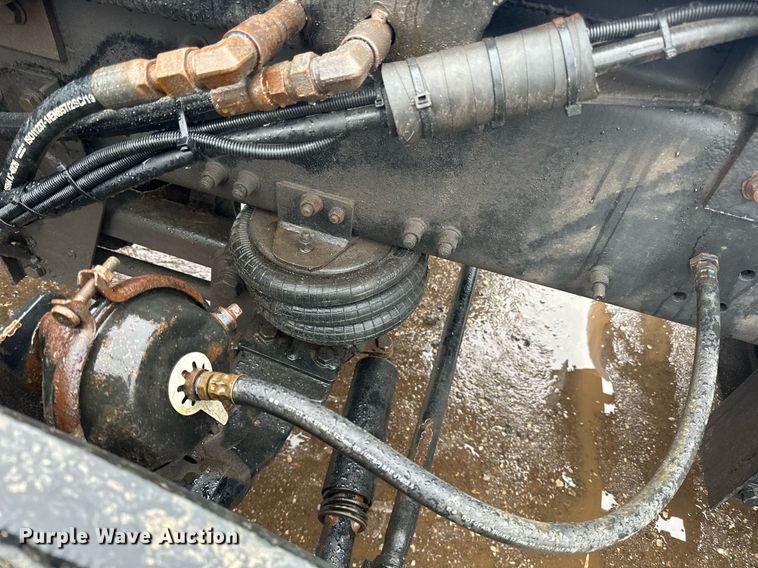 image for item LO9483 2007 Mack CTP713B roll-off container truck