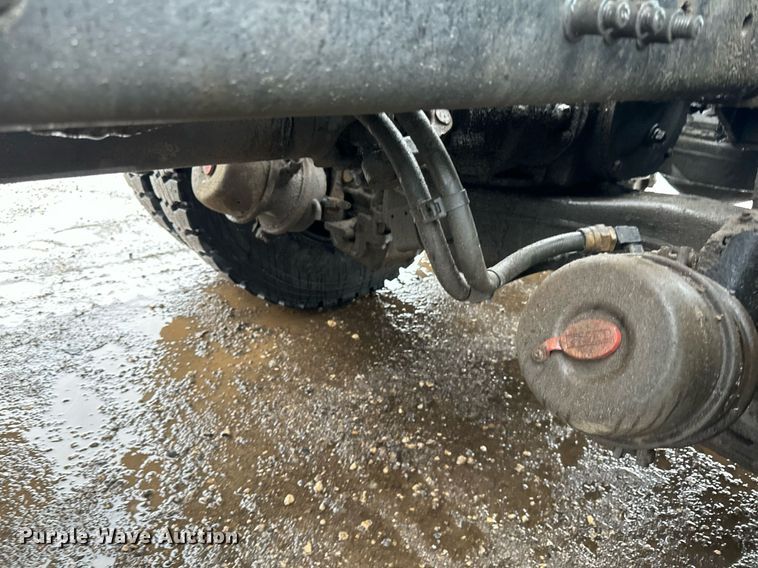 image for item LO9483 2007 Mack CTP713B roll-off container truck