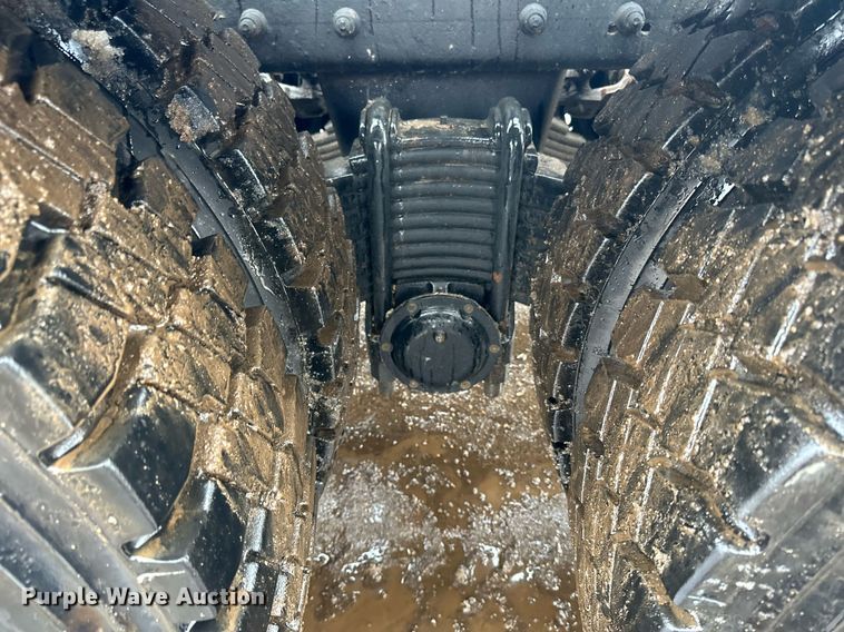 image for item LO9483 2007 Mack CTP713B roll-off container truck